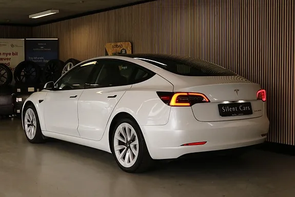 Tesla Model 3 2021 photo 2