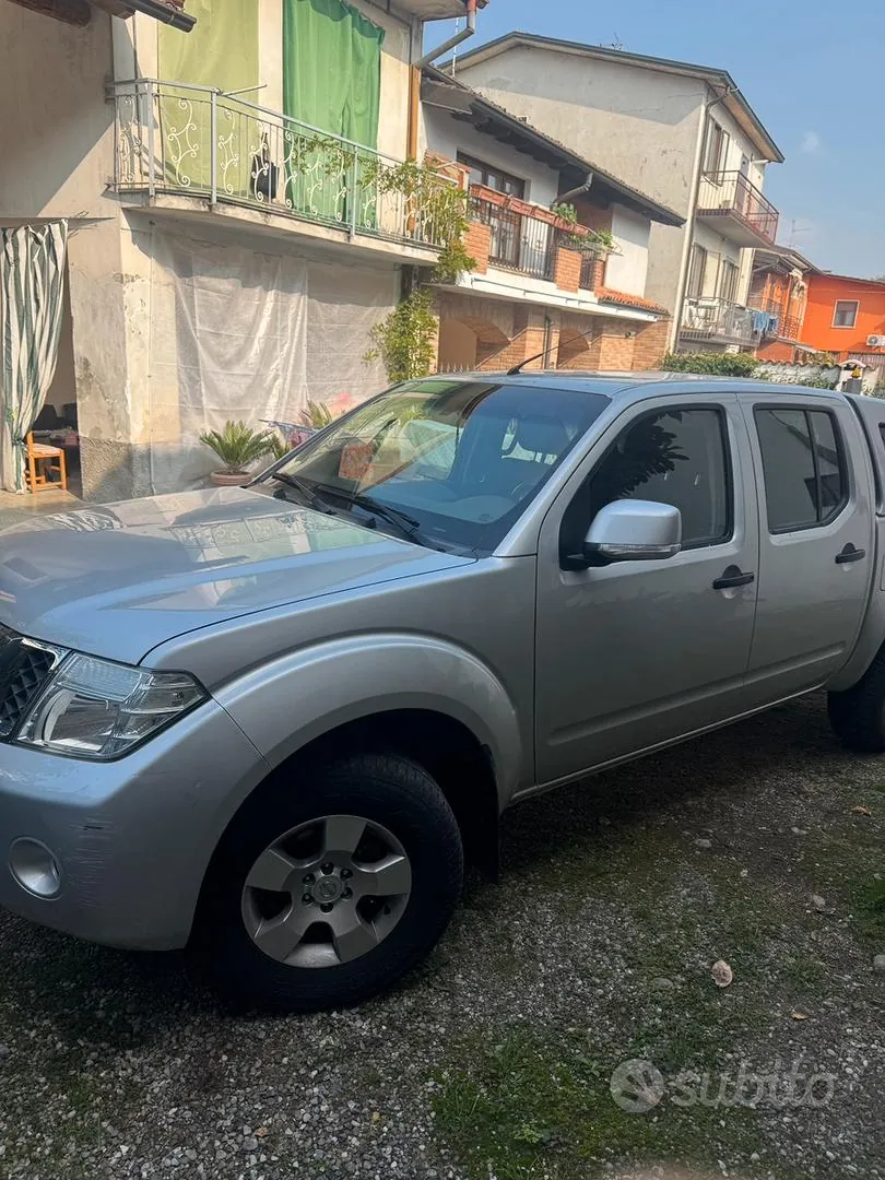 Nissan Navara 2014 photo 2