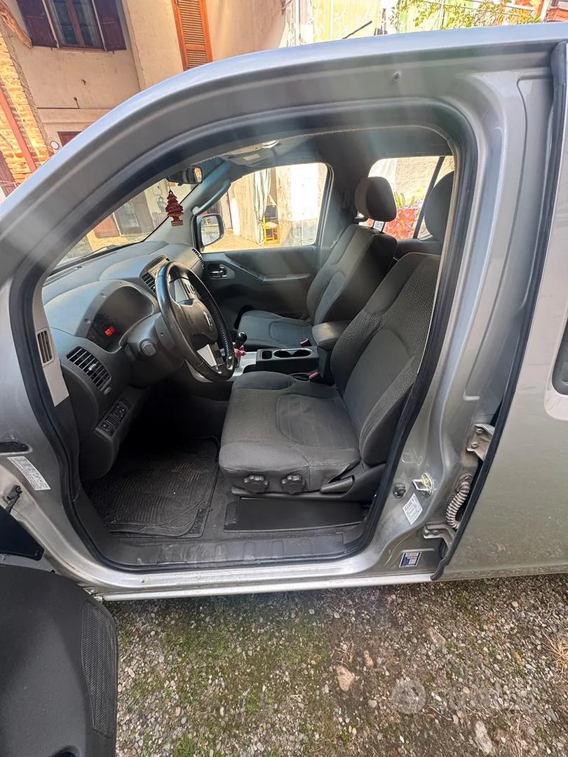 Nissan Navara 2014 photo 4