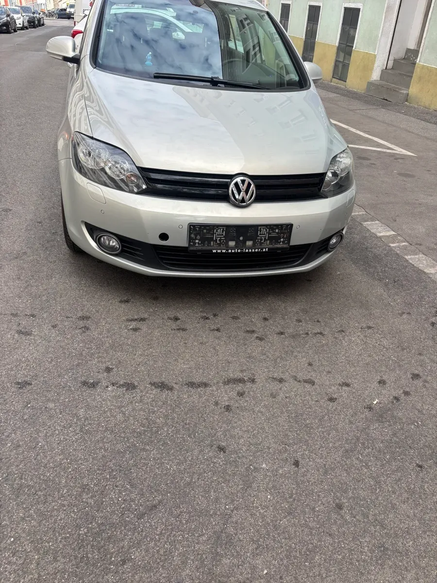 Volkswagen Golf 2010 photo 2