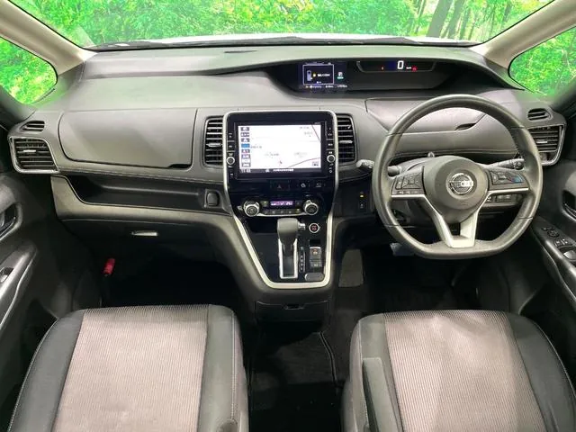 Nissan Serena 2017 photo 2