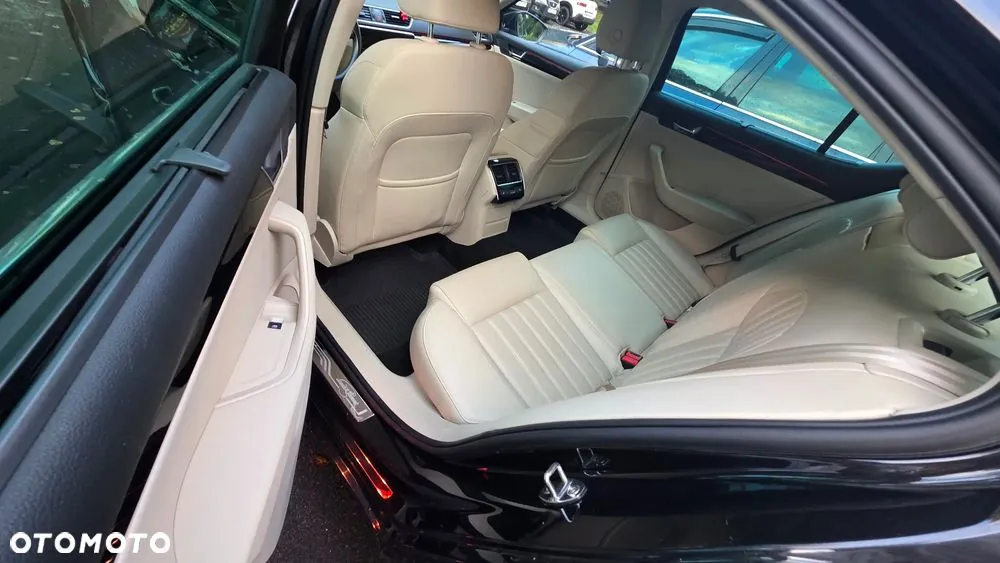 Skoda Superb 2019 photo 5