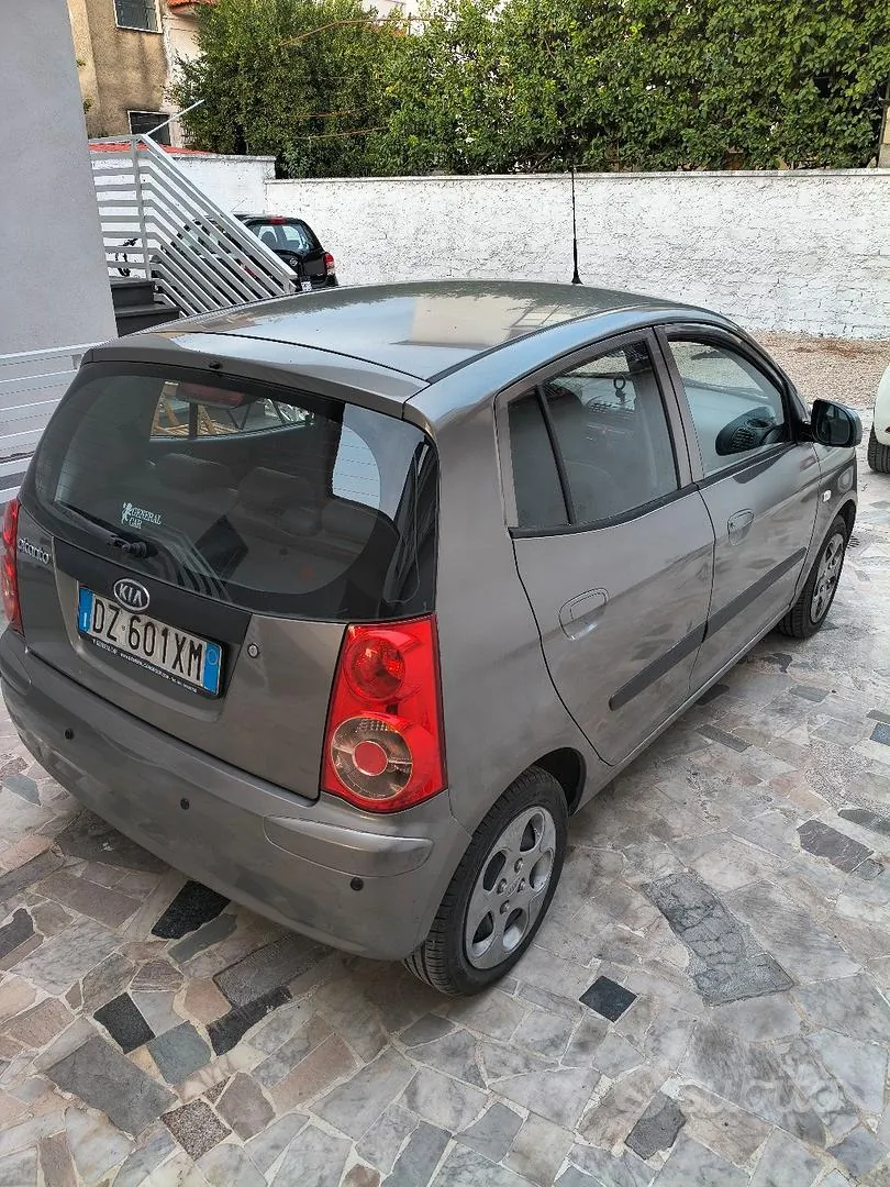 Kia Picanto 2010 photo 3