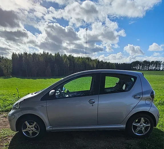 Toyota Aygo 2011 photo 3