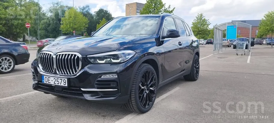 BMW X5 2021 photo 2