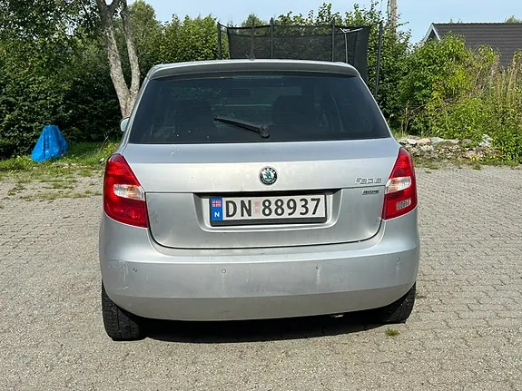 Skoda Fabia 2012 photo 4