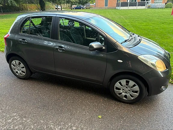 Toyota Yaris 2008 photo 2