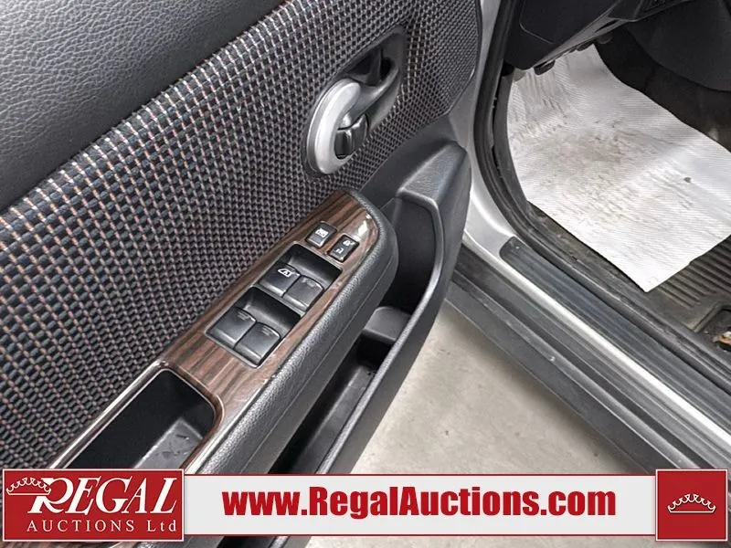 Nissan Versa 2012 photo 5