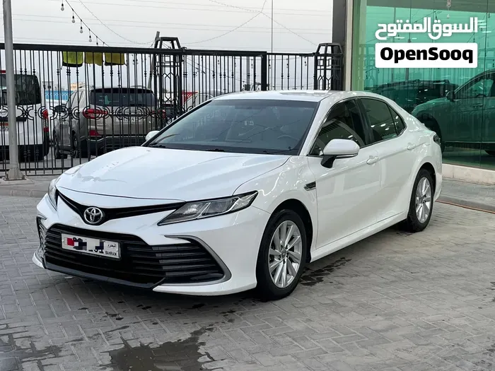 Toyota Camry 2023 photo 2