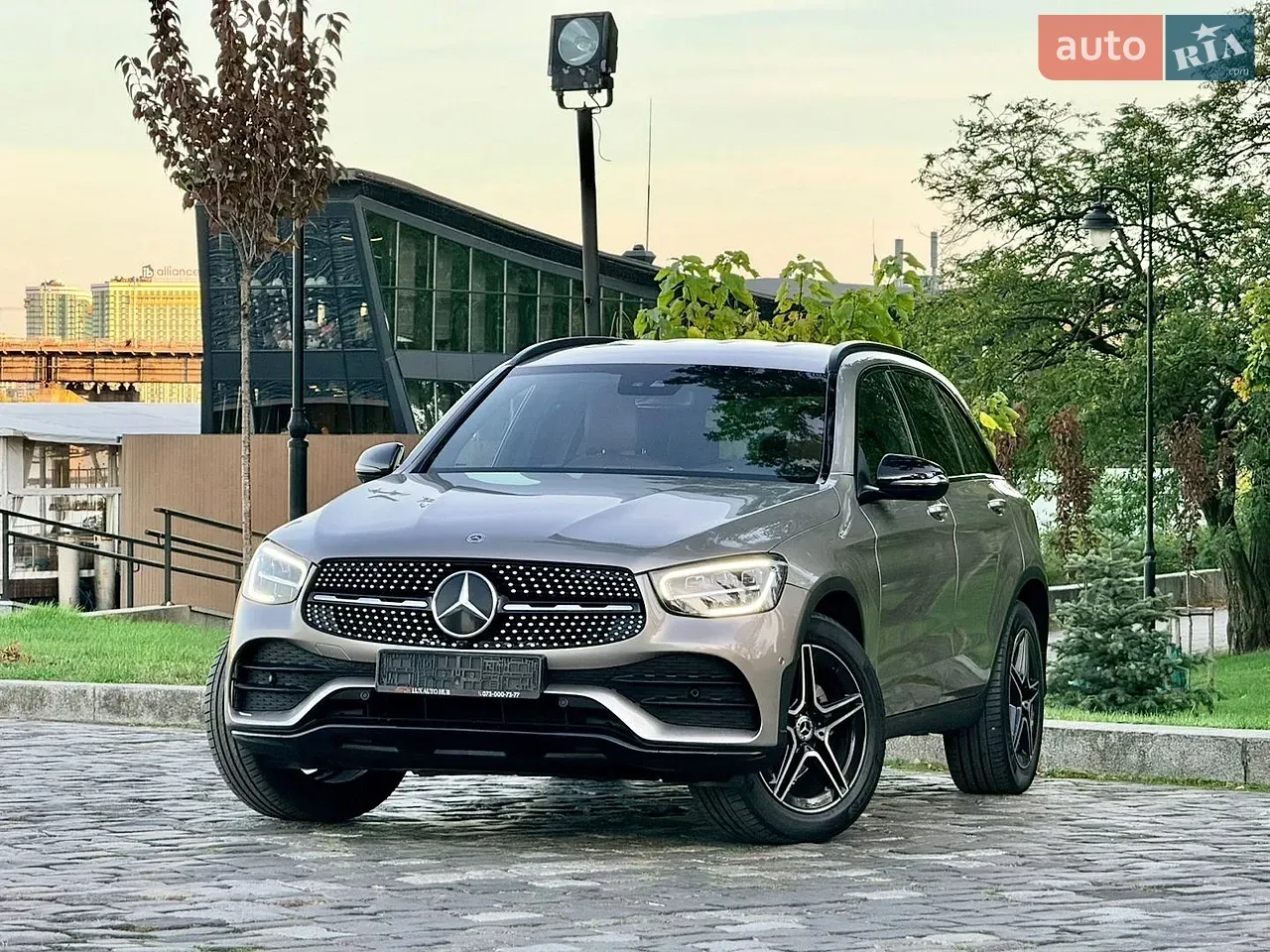 Mercedes-Benz Glc-Class 2020 photo 5