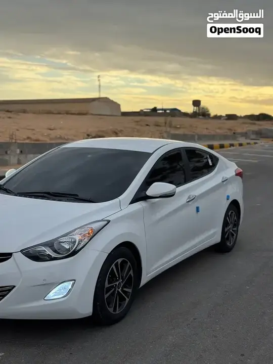 Hyundai Elantra 2013 photo 4
