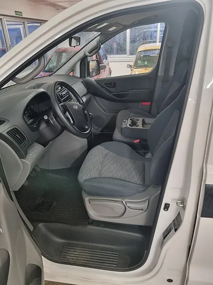 Hyundai H1 2012 photo 4