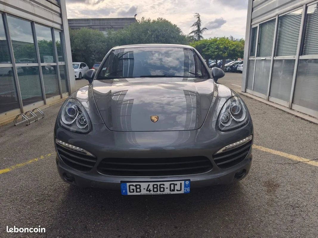 Porsche Cayenne 2013 photo 2