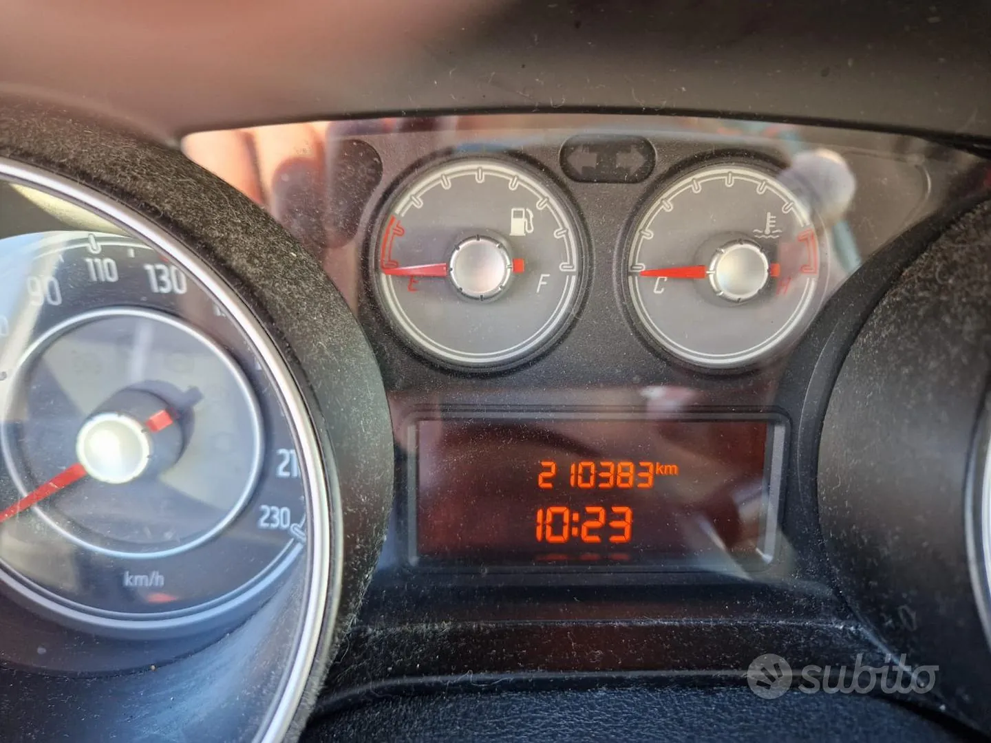 Fiat Punto 2012 photo 3