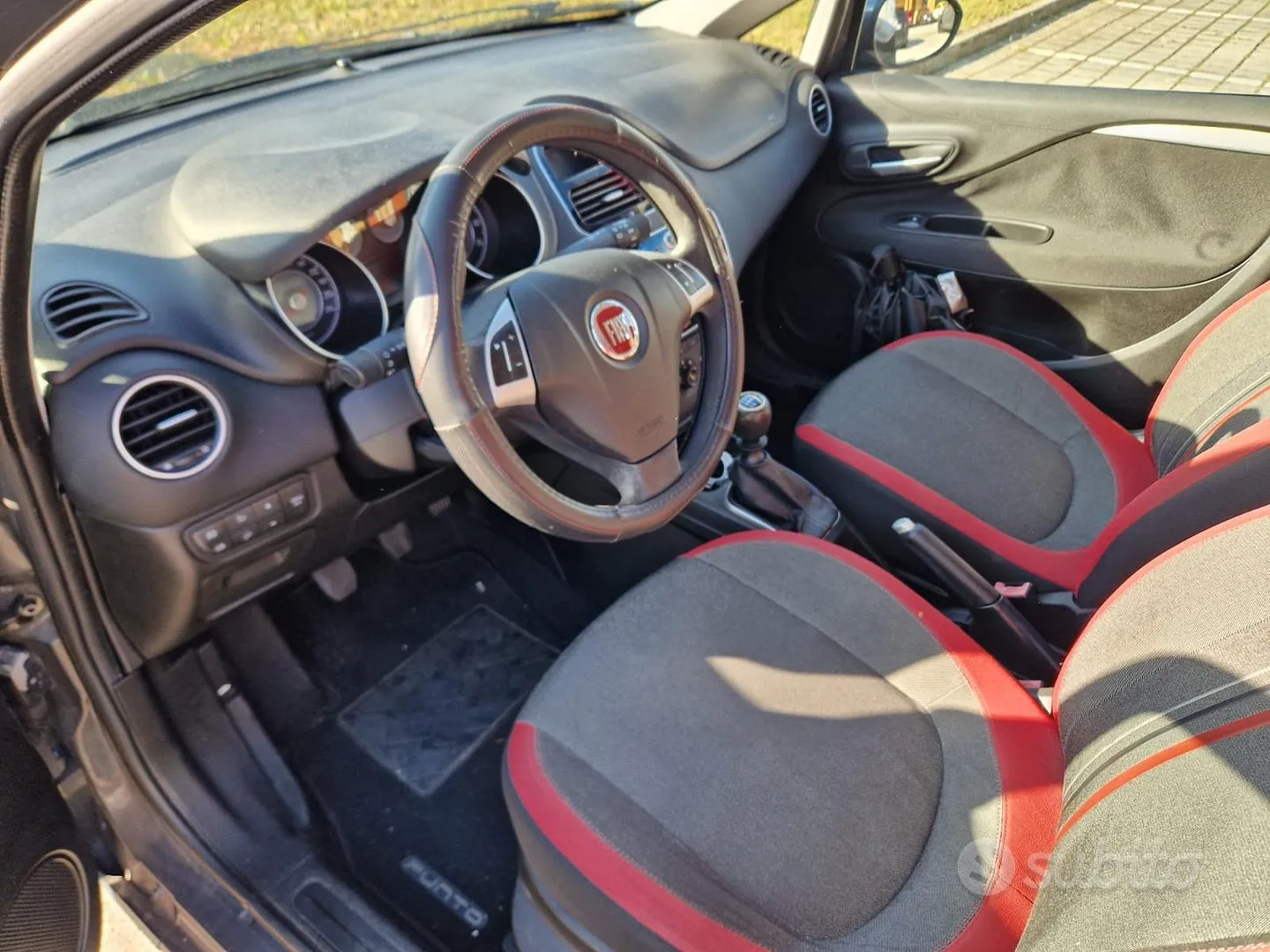 Fiat Punto 2012 photo 4
