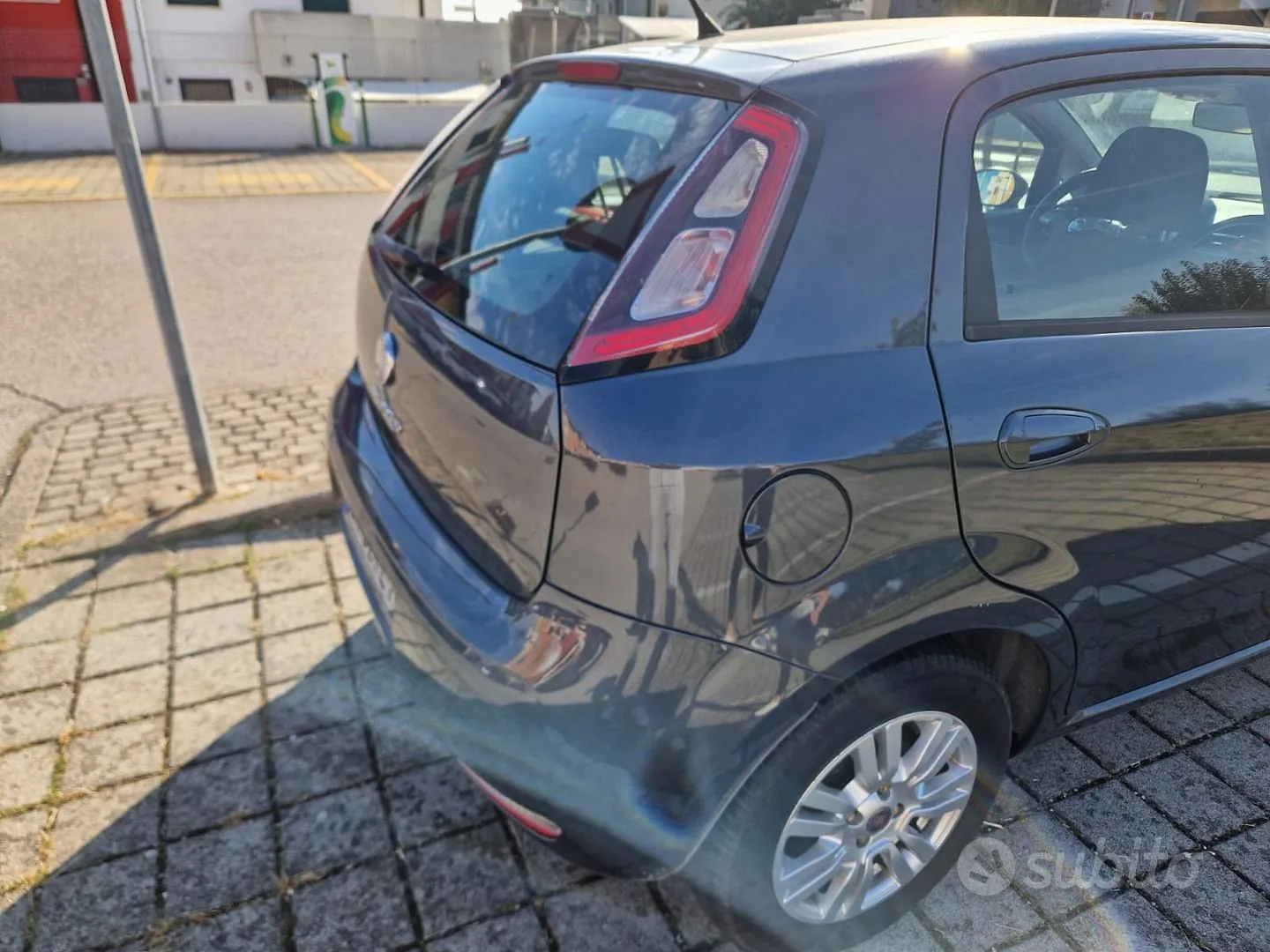 Fiat Punto 2012 photo 2