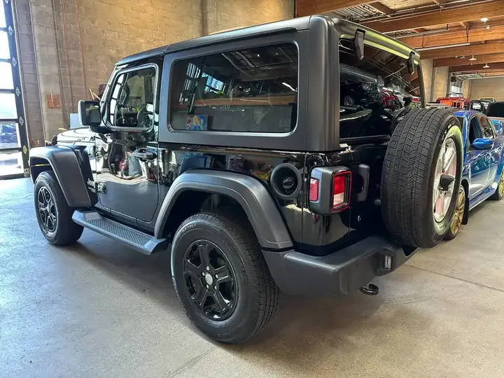 Jeep Wrangler 2018 photo 4