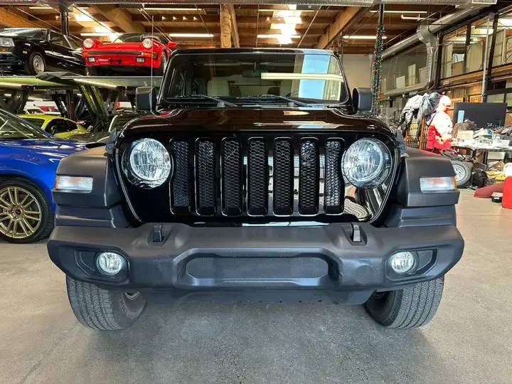 Jeep Wrangler 2018 photo 2