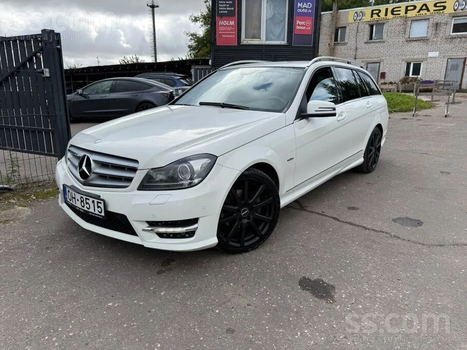 Mercedes-Benz C220