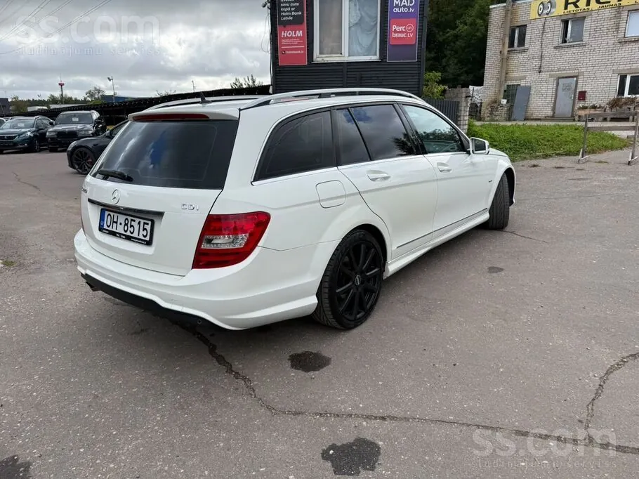 Mercedes-Benz C220 2011 photo 5