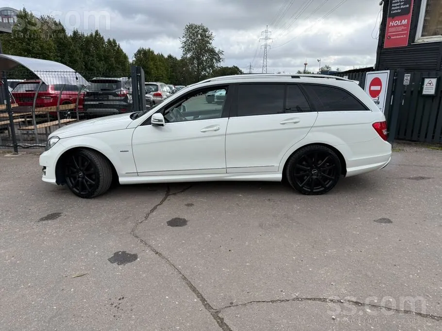 Mercedes-Benz C220 2011 photo 4