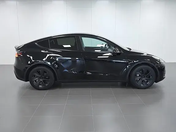 Tesla Model Y 2023 photo 4