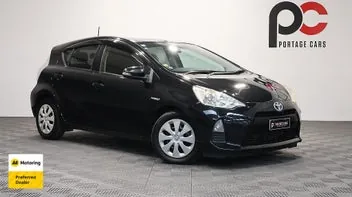 Toyota Aqua 2013 photo 2