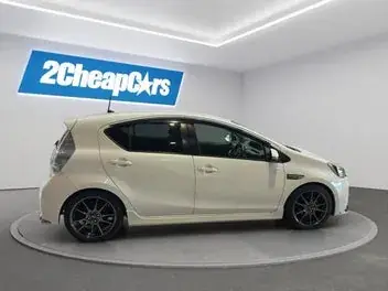 Toyota Aqua 2014 photo 5