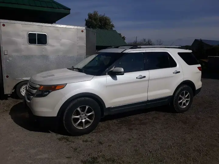 Ford Explorer 2011 photo 4