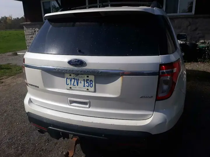 Ford Explorer 2011 photo 5