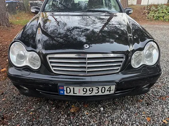 Mercedes-Benz C 220 D 2004 photo 3