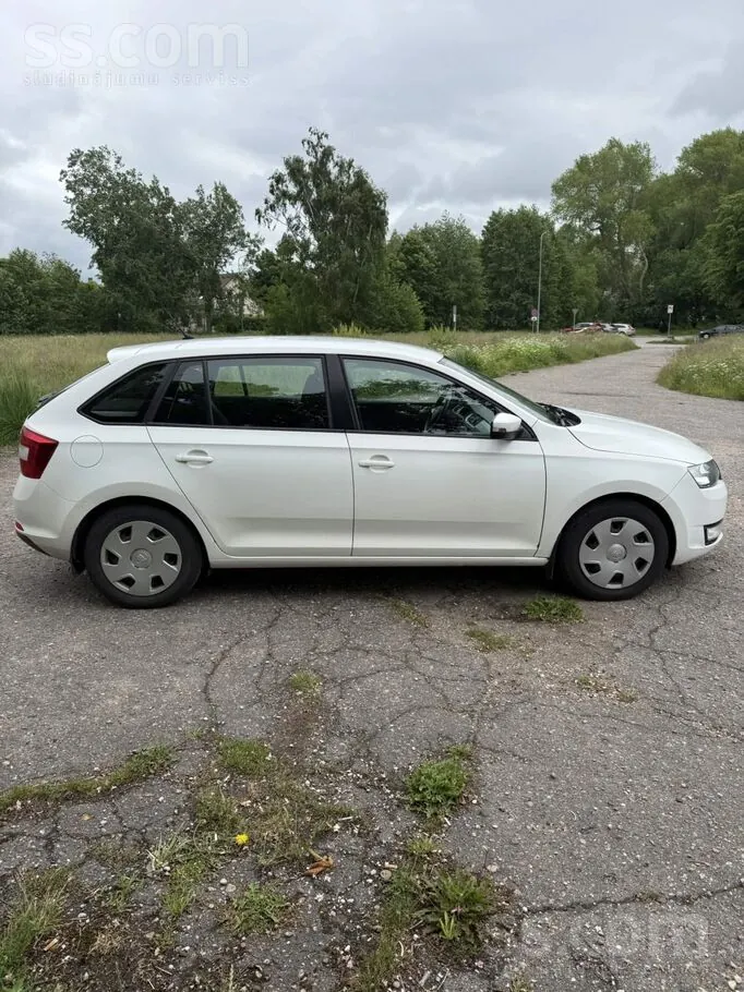 Skoda Rapid 2015 photo 4