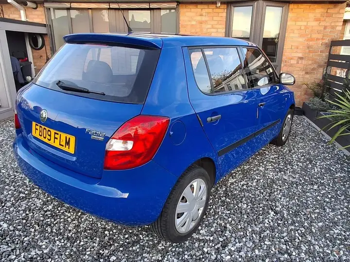 Skoda Fabia 2009 photo 5