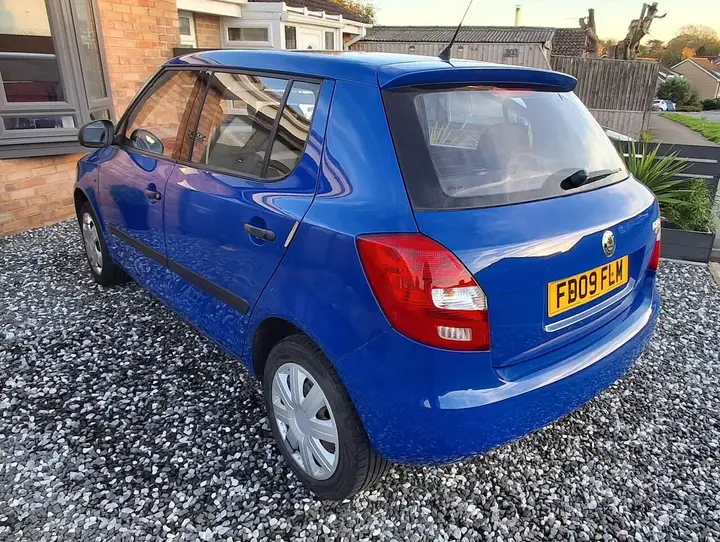 Skoda Fabia 2009 photo 3