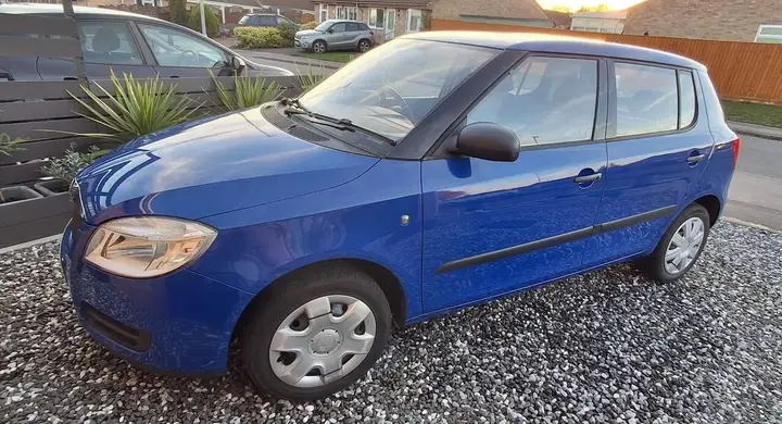 Skoda Fabia 2009 photo 2