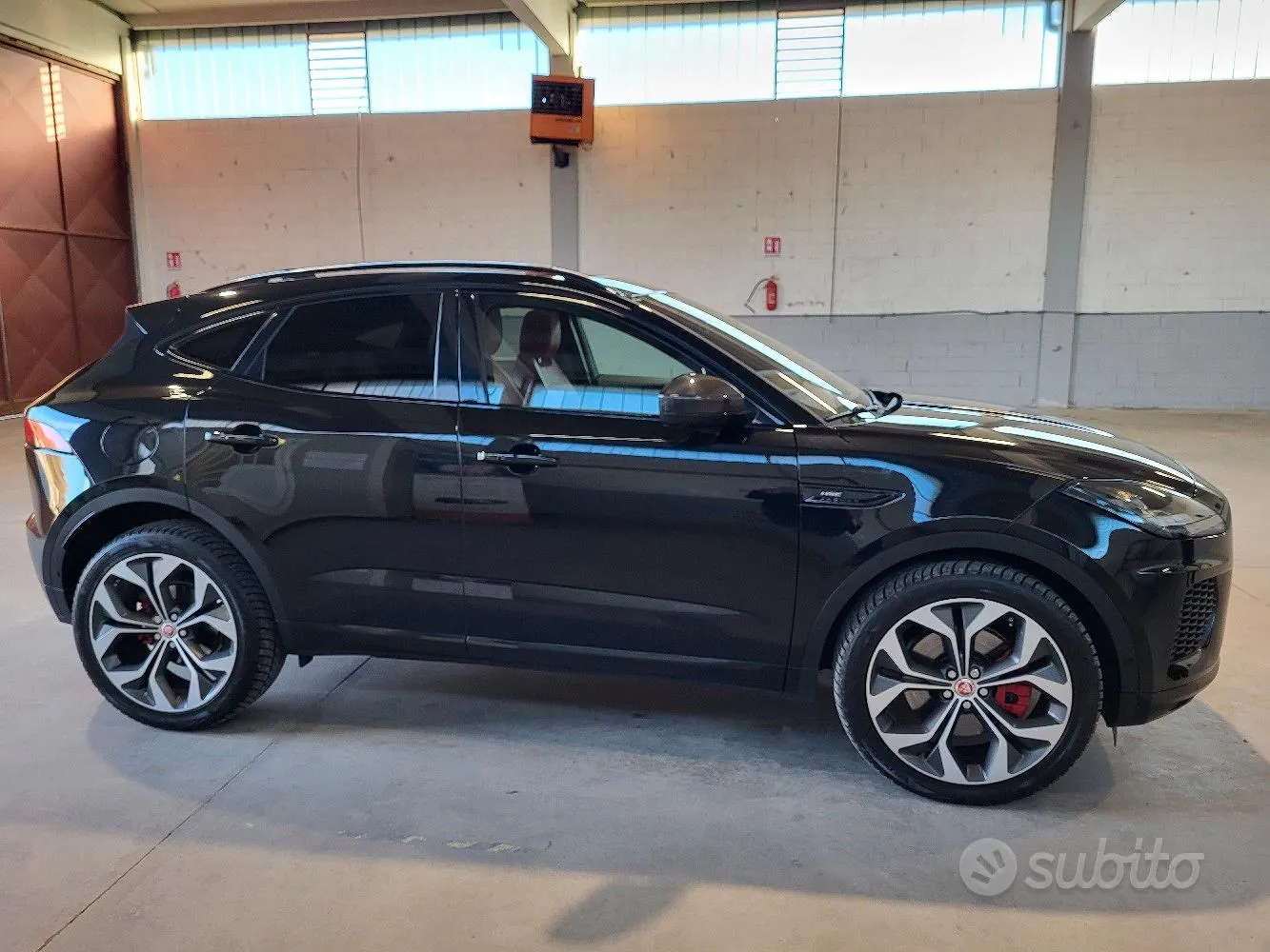 Jaguar E-Pace 2018 photo 5