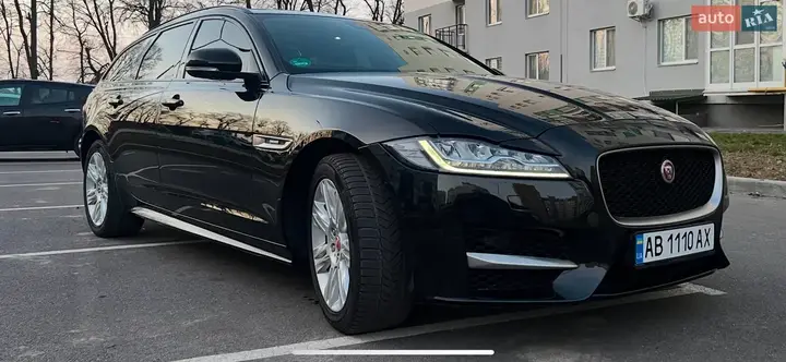 Jaguar Xf 2019 photo 3