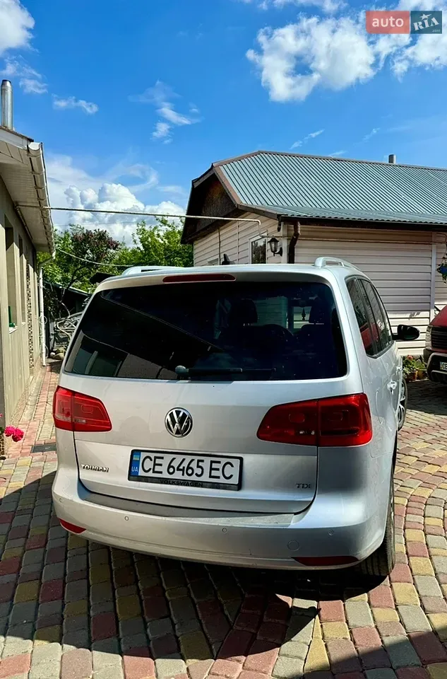 Volkswagen Touran 2012 photo 5
