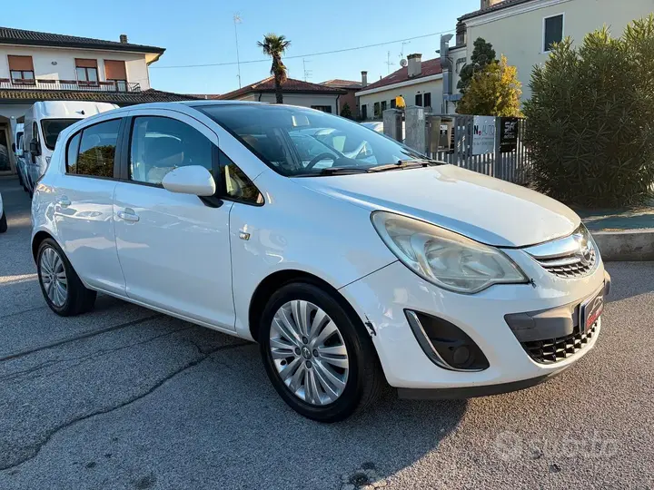 Opel Corsa 2011 photo 3