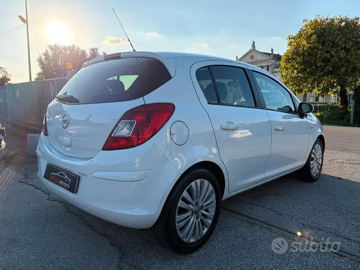 Opel Corsa 2011 photo 4