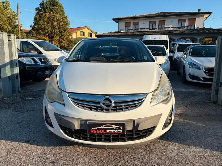 Opel Corsa 2011 photo 2