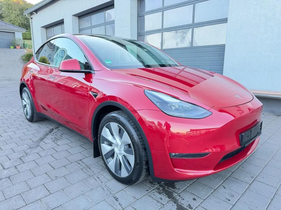 Tesla Model Y Long Range