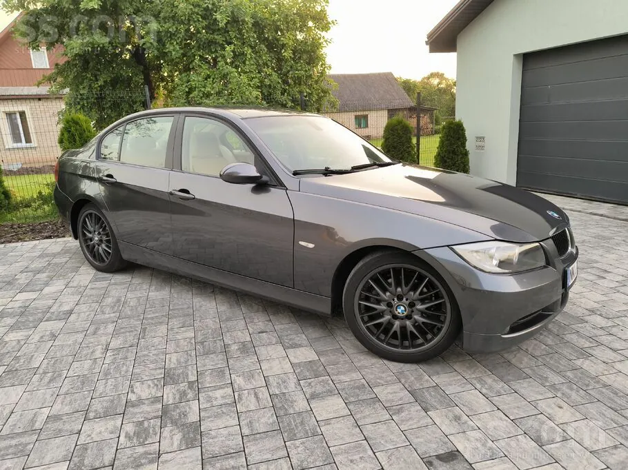 BMW E90 2006 photo 2