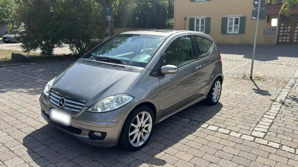 Mercedes-Benz A200