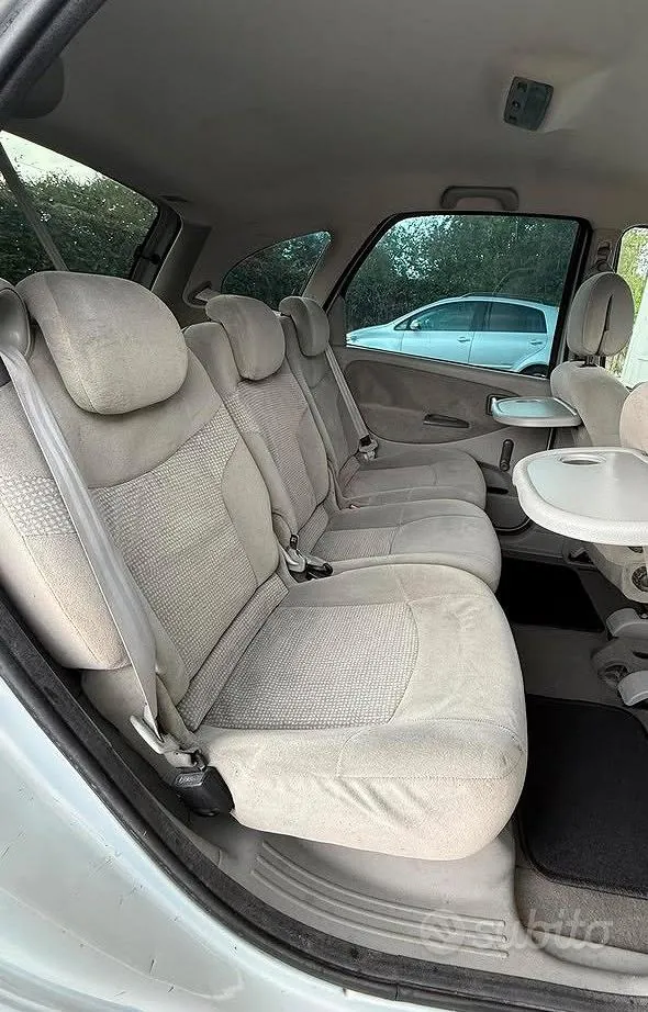 Renault Megane Scenic 2002 photo 3