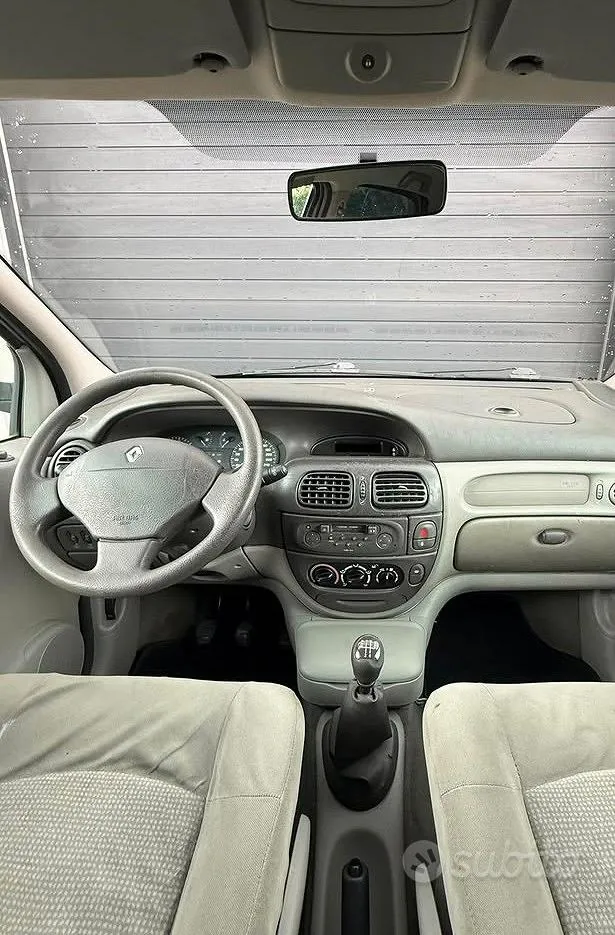 Renault Megane Scenic 2002 photo 2