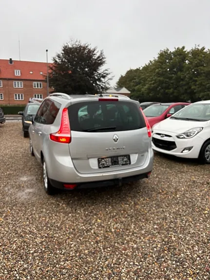 Renault Grand Scenic Iii 2015 photo 2