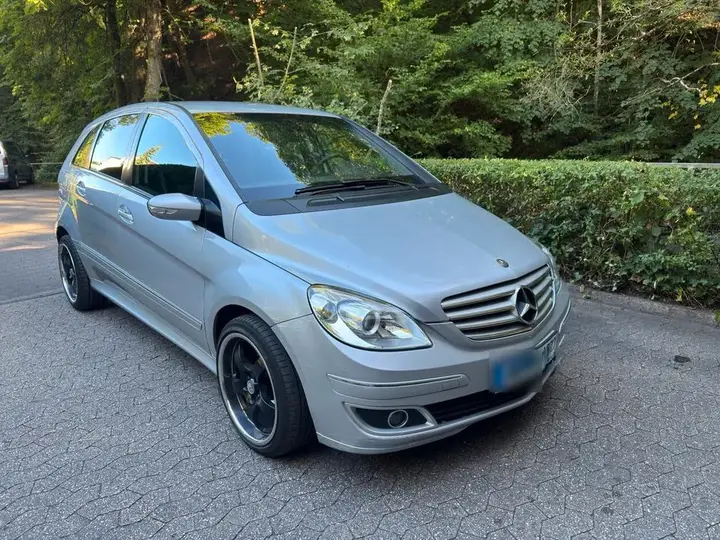 Mercedes-Benz B170
