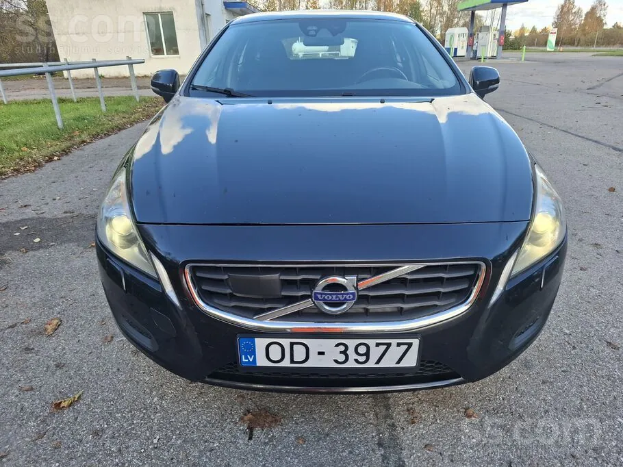 Volvo V60 2011 photo 2
