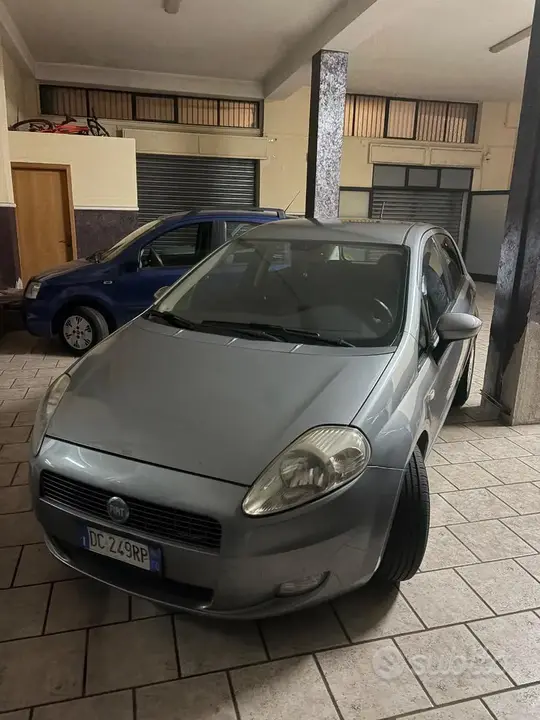Fiat Grande Punto 2006 photo 2